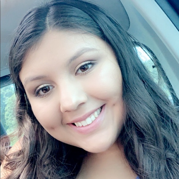 Meet your Posher, Alondra - Picture 1 of 1